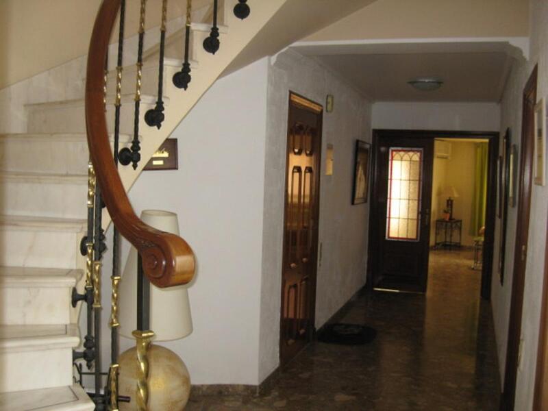 6 bedroom Apartment for sale