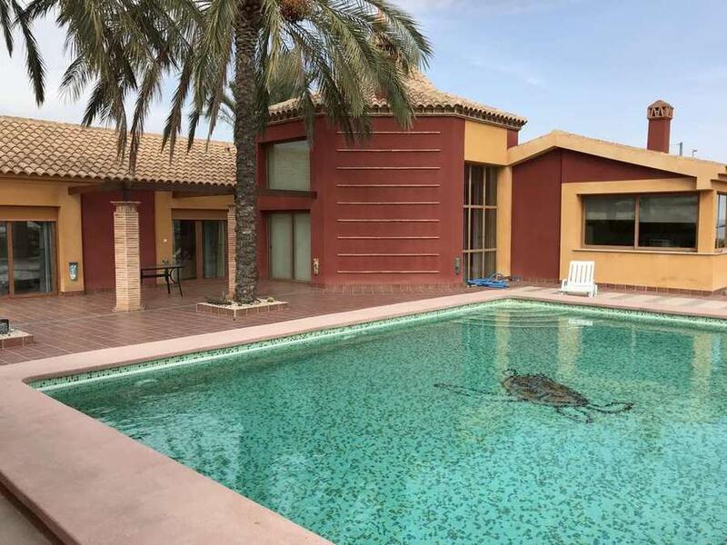5 Cuarto Casa de Campo en venta