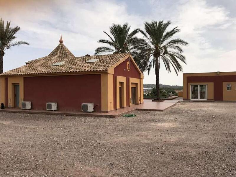 5 Cuarto Casa de Campo en venta
