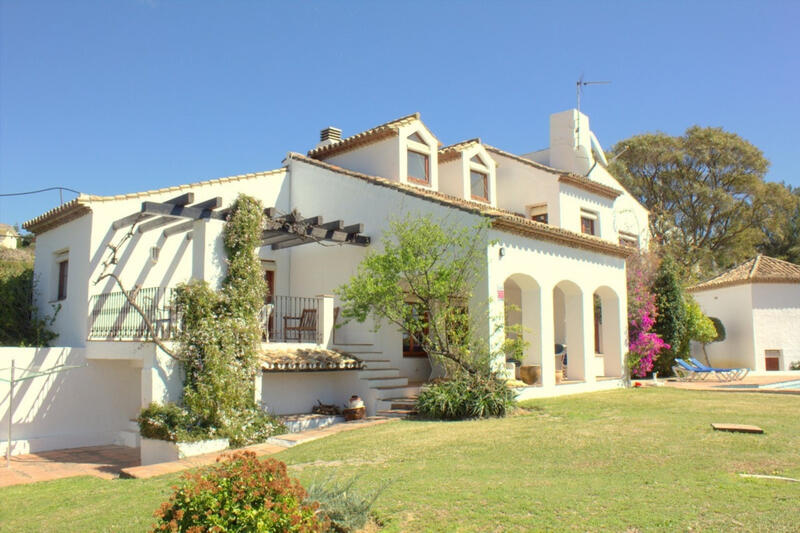 Villa til salg i Estepona, Málaga