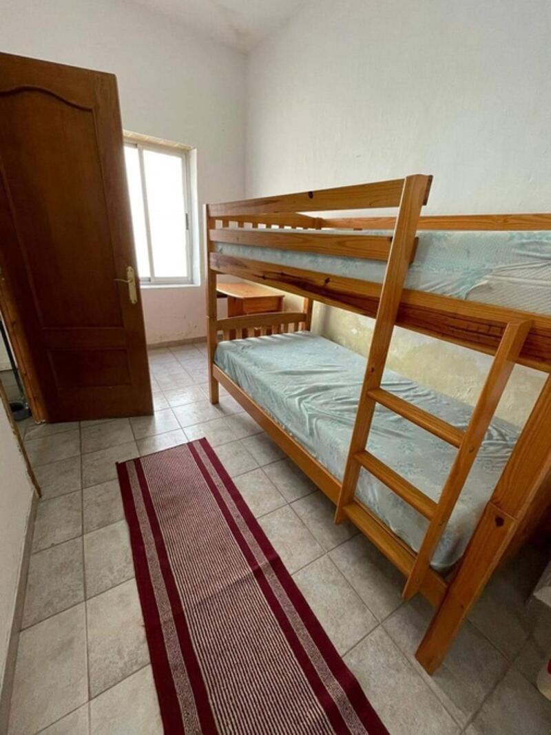 5 bedroom Townhouse for sale