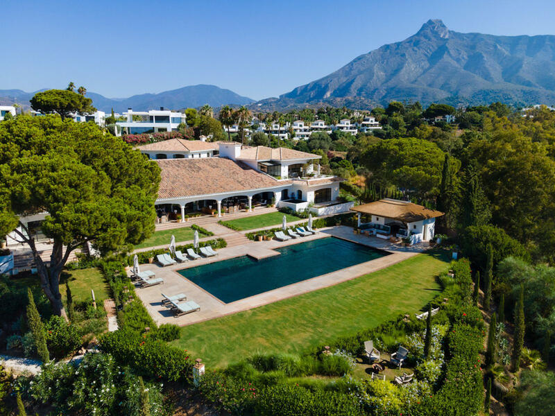 Villa til salgs i Golden Mile, Málaga