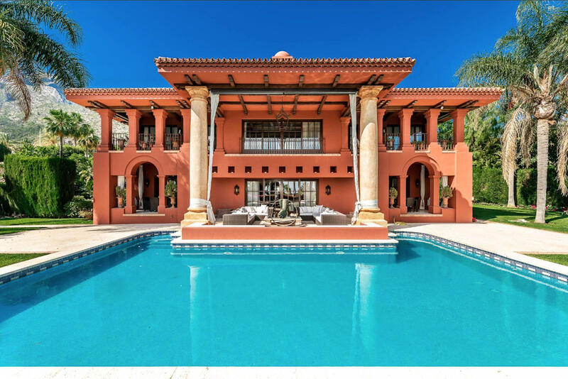 Villa til salgs i Sierra Blanca, Málaga