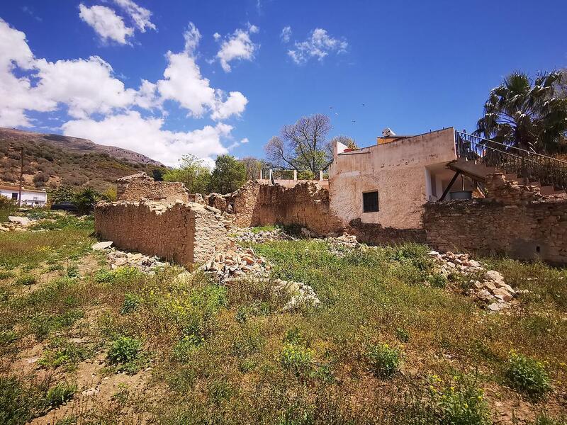 Land til salgs i Periana, Málaga