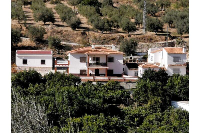 Villa til salg i Alcaucin, Málaga