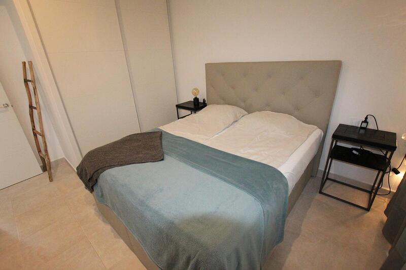 2 slaapkamer Gezinswoning Te koop