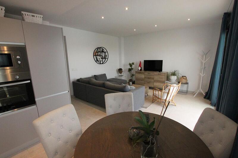 2 slaapkamer Gezinswoning Te koop