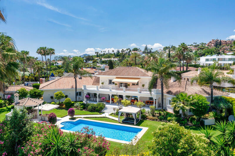 Villa à vendre dans Nueva Andalucia, Málaga