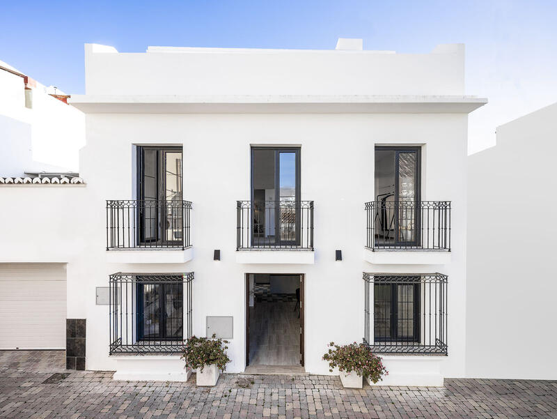 3 bedroom Townhouse for sale