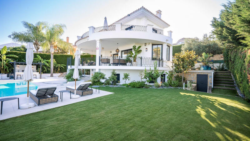 Villa en venta en La Quinta, Málaga