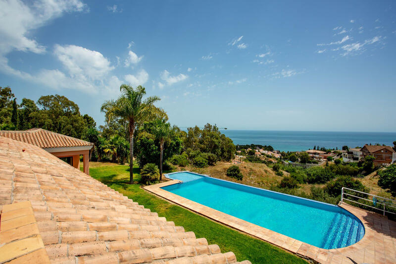 Villa zu verkaufen in Benalmadena, Málaga
