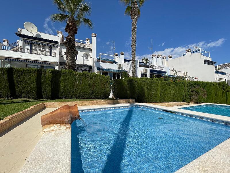 Rekkehus til salgs i Orihuela Costa, Alicante