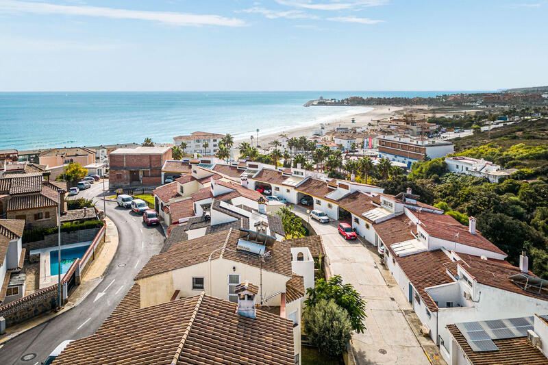 4 bedroom Townhouse for sale