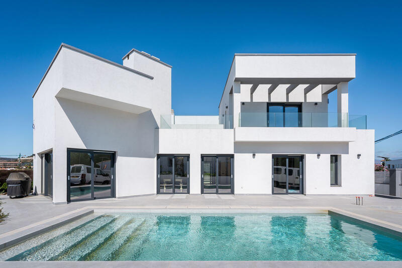 Villa zu verkaufen in Estepona, Málaga