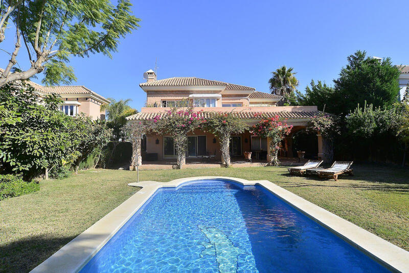 Villa zu verkaufen in Nueva Andalucia, Málaga