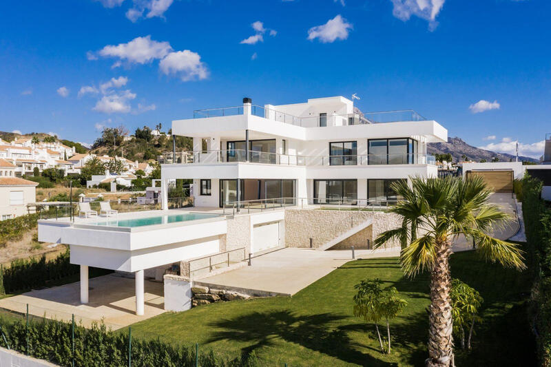 Villa til salgs i Nueva Andalucia, Málaga