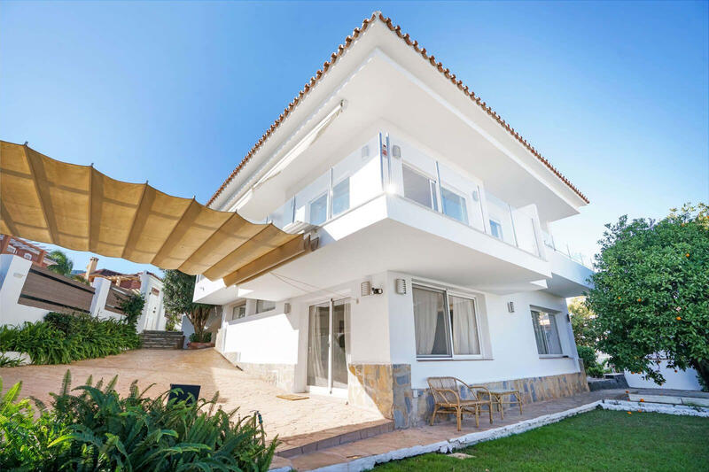 Villa til salg i Alhaurin de la Torre, Málaga