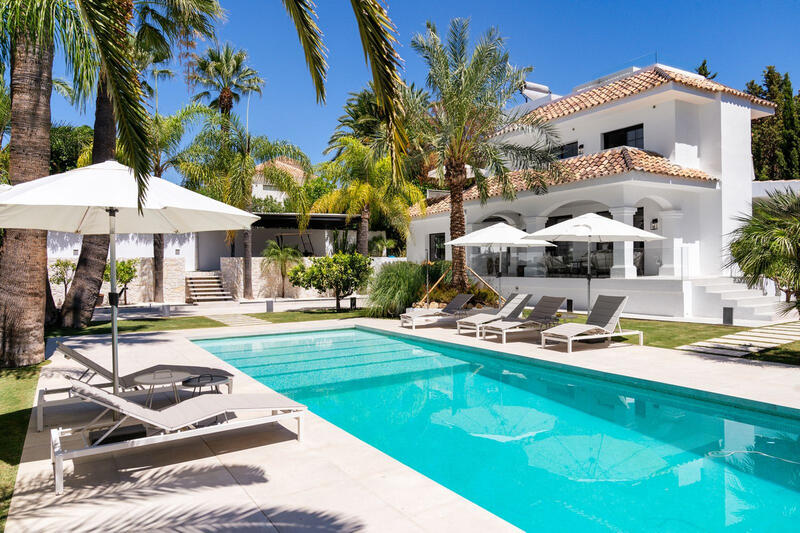 Villa til salgs i Nueva Andalucia, Málaga