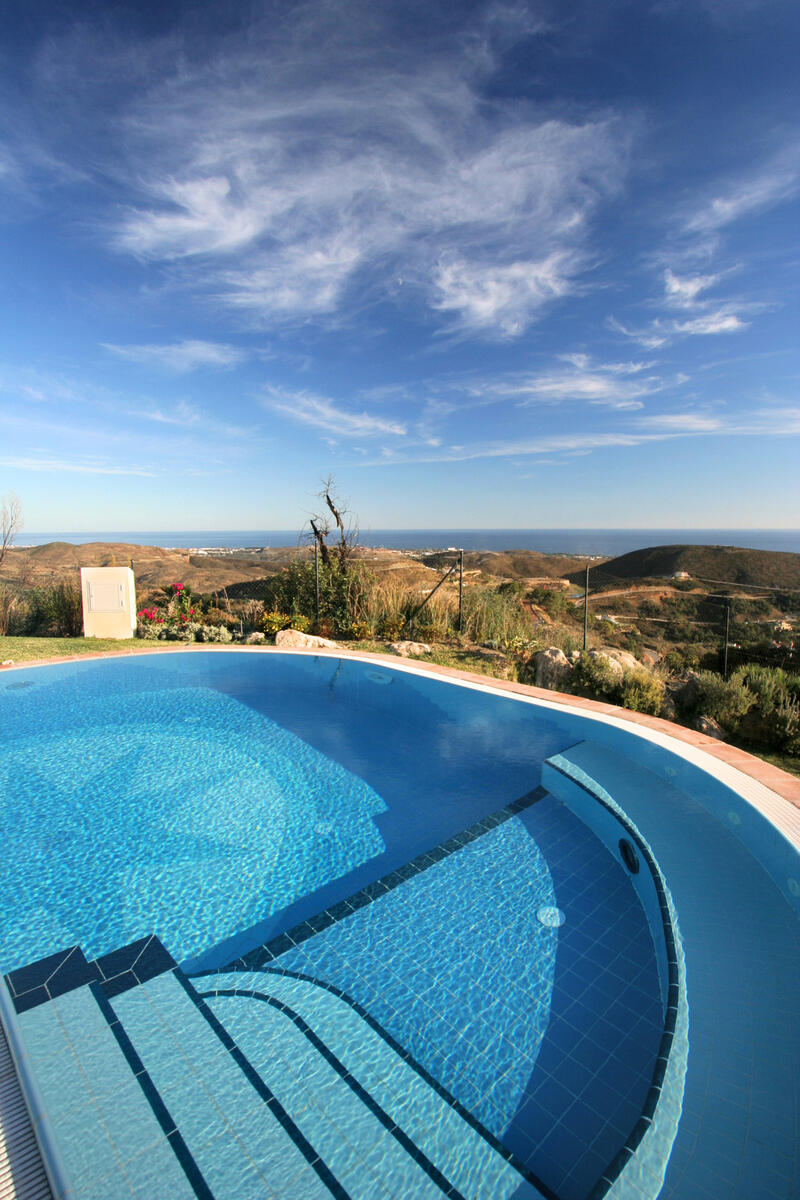 6 bedroom Villa for sale