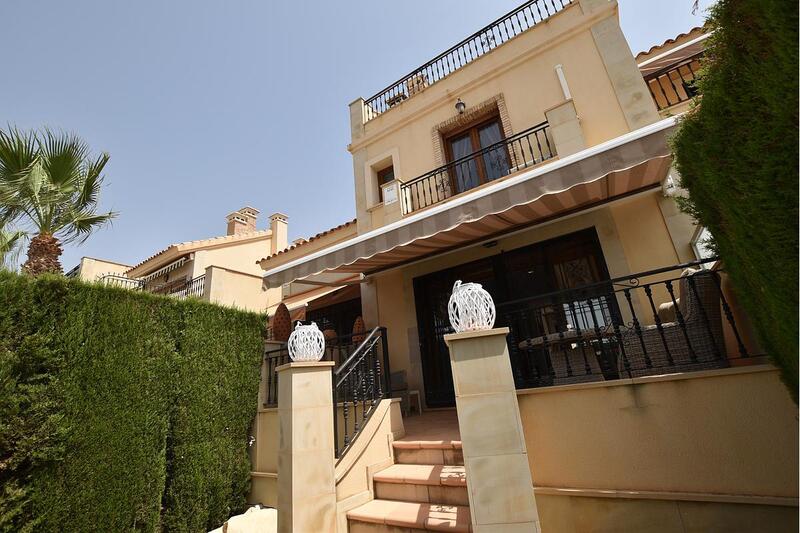 Radhus till salu i Algorfa, Alicante