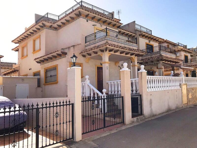 Byhus til salg i Orihuela Costa, Alicante