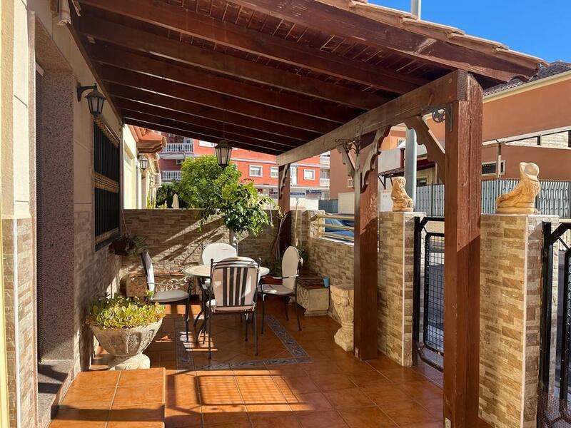 Maison de Ville à vendre dans Almoradí, Alicante