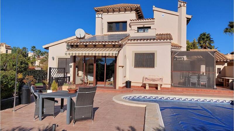 Villa til salg i Hacienda del Alamo Golf Resort, Murcia