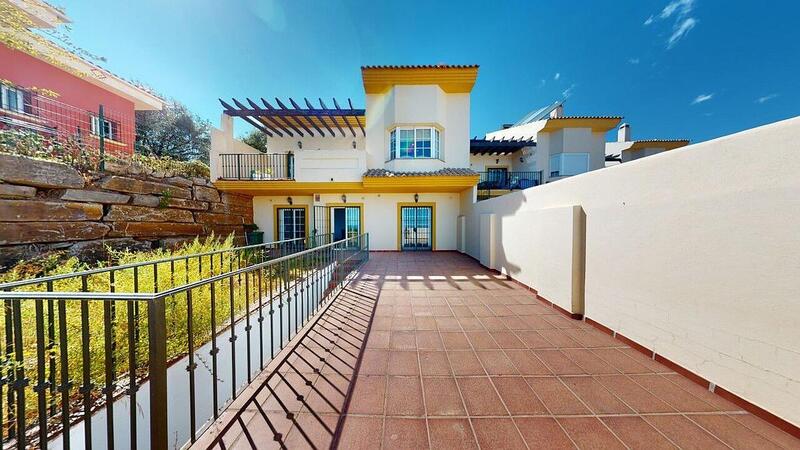 Villa til salgs i Ojen, Málaga
