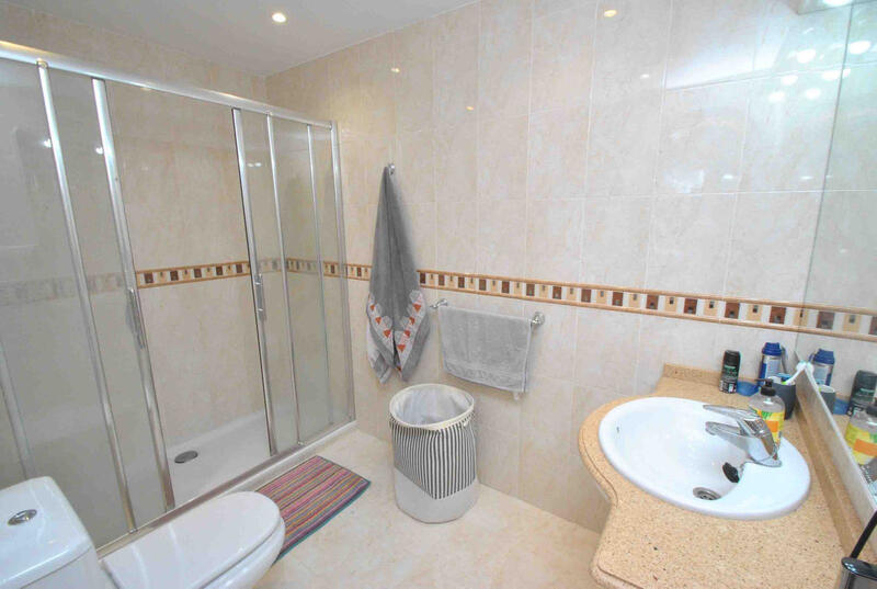 3 Schlafzimmer Stadthaus zu verkaufen