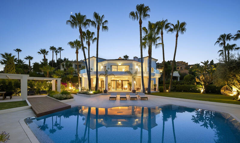 Villa til salgs i Nueva Andalucia, Málaga