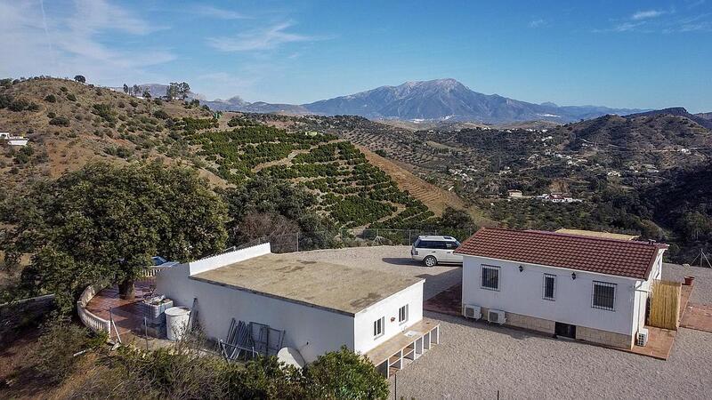 Villa til salgs i Riogordo, Málaga