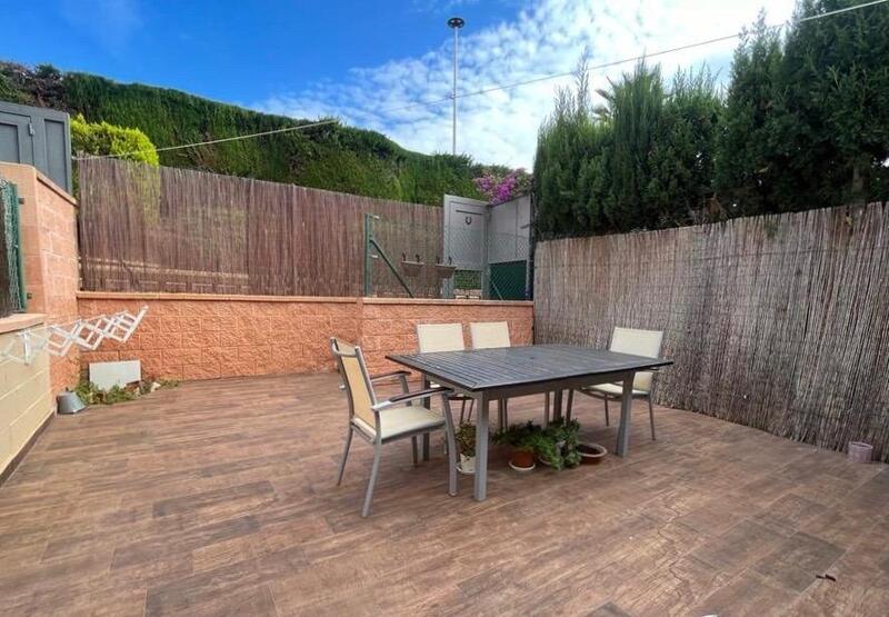Landsted til salg i La Nucia, Alicante