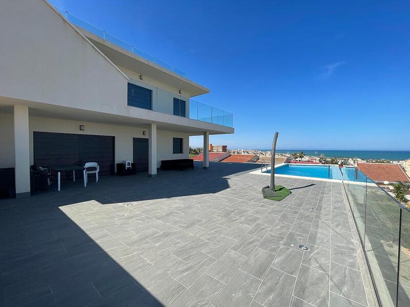 Villa à vendre dans La Mata, Alicante