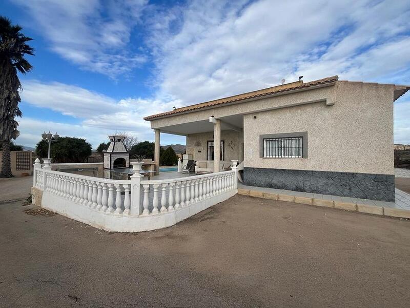 4 Cuarto Villa en venta