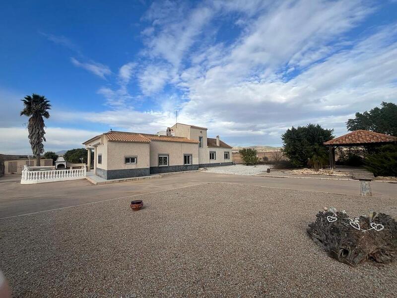 4 Cuarto Villa en venta