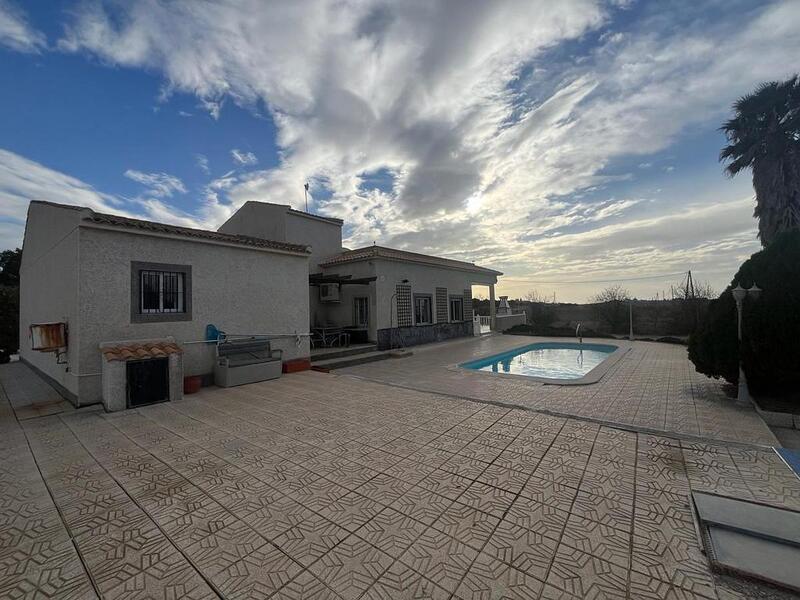 4 Cuarto Villa en venta