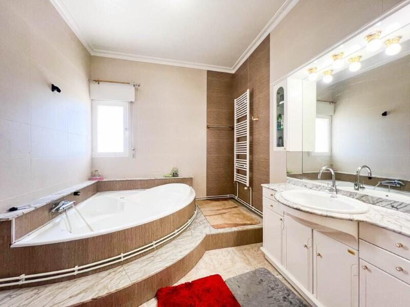 4 Schlafzimmer Villa zu verkaufen
