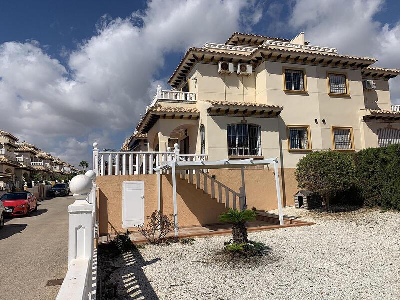Townhouse for sale in Cabo Roig, Alicante