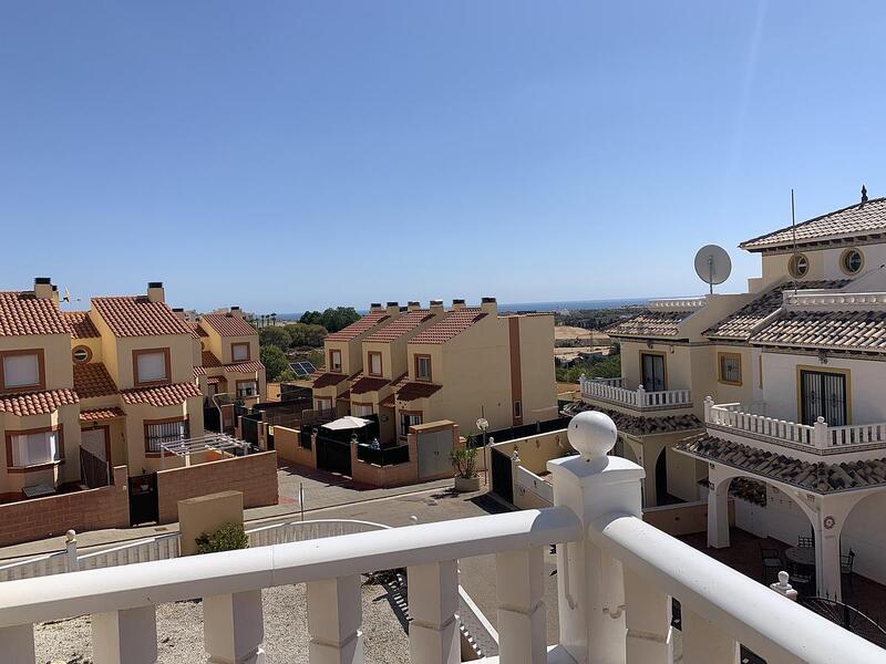 2 bedroom Townhouse for sale