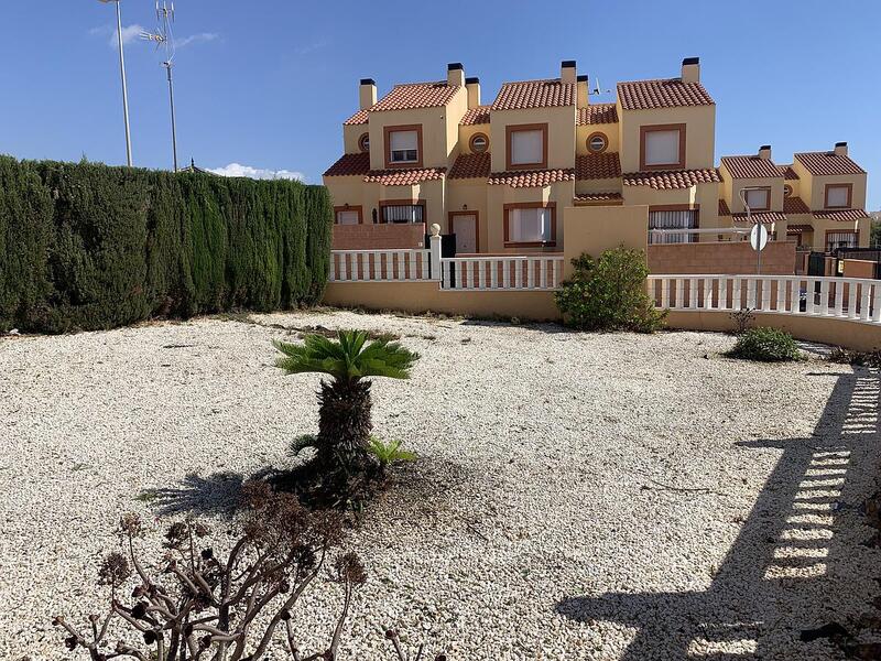 2 bedroom Townhouse for sale