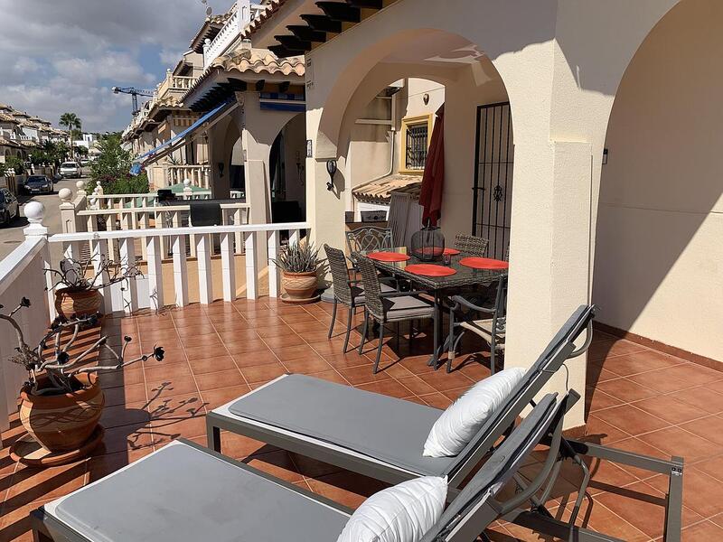 2 bedroom Townhouse for sale