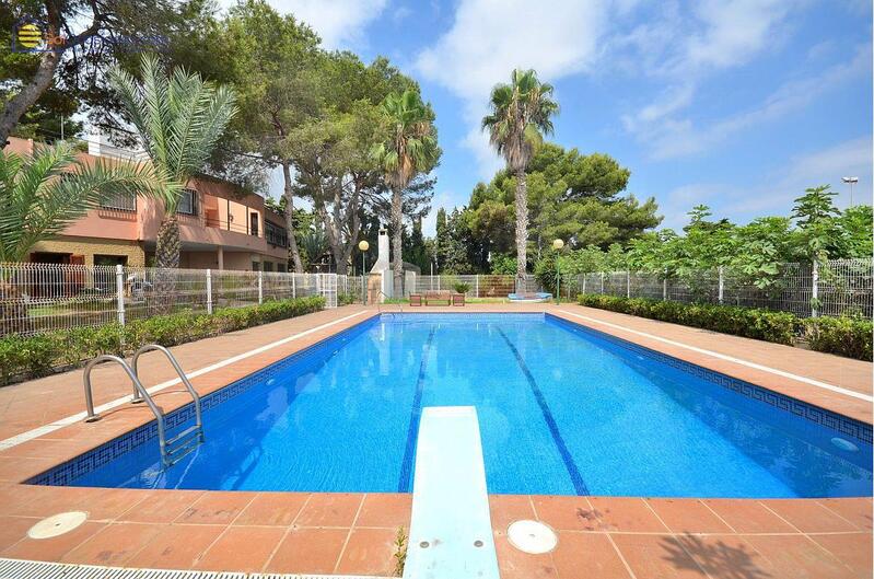 Villa à vendre dans Torrevieja, Alicante