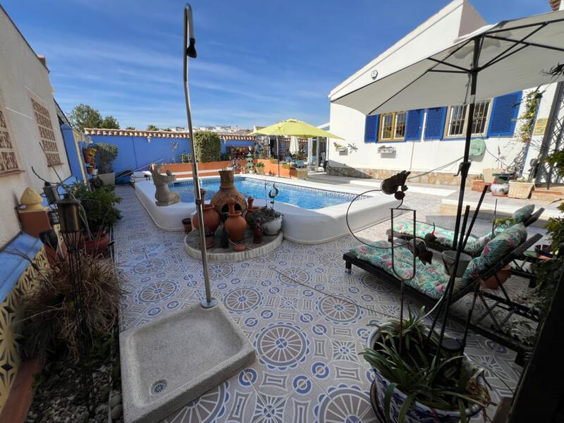 4 bedroom Villa for sale