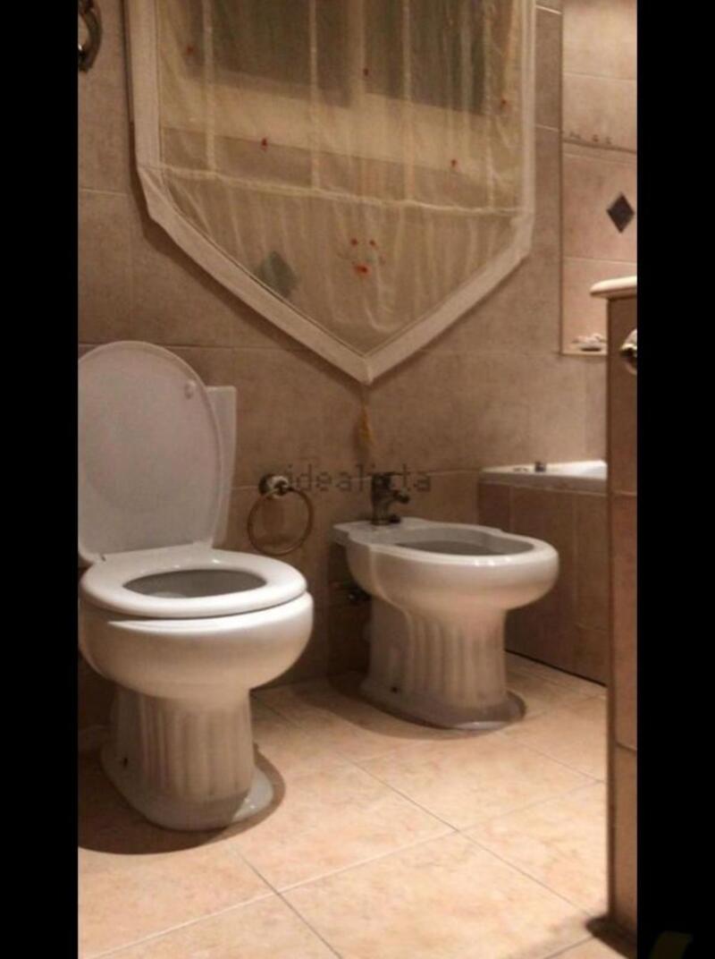 7 bedroom Apartment for sale