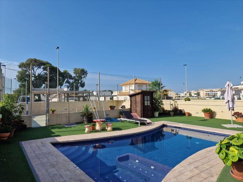 4 Cuarto Villa en venta