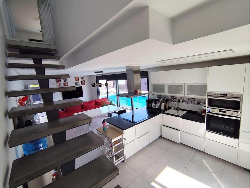 4 Schlafzimmer Villa zu verkaufen