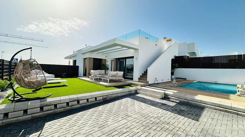 Villa zu verkaufen in Orihuela, Alicante