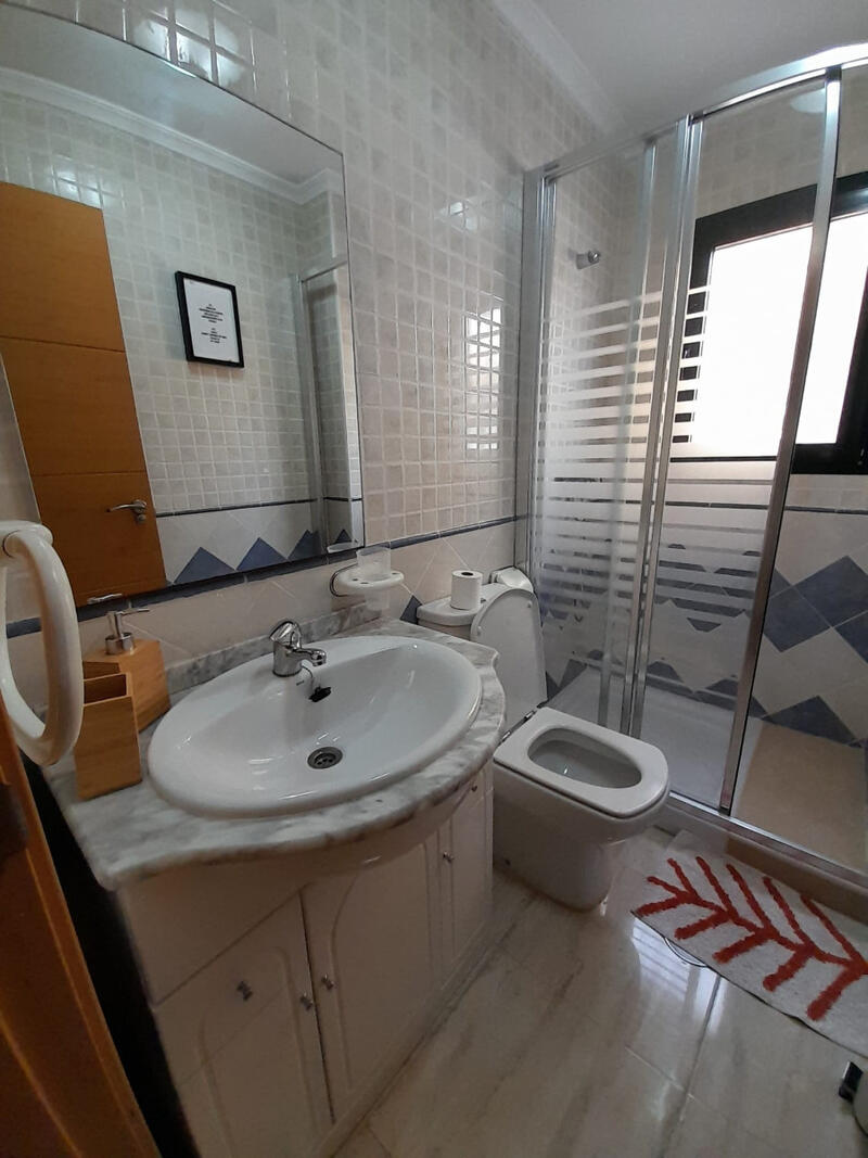 3 slaapkamer Gezinswoning Te koop