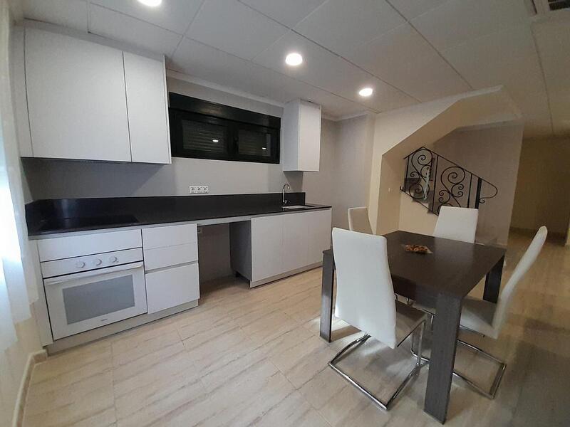 3 slaapkamer Gezinswoning Te koop