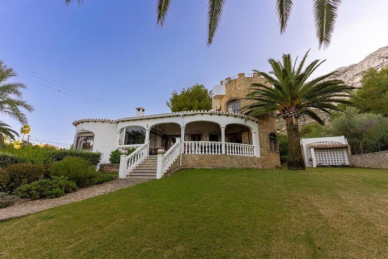 Villa til salg i Denia, Alicante